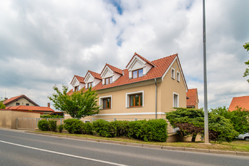 Prodej domu 254 m², Praha 5 - Zličín