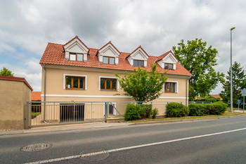 Prodej domu 254 m², Praha 5 - Zličín