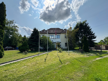 Prodej pozemku 11035 m², Kunovice