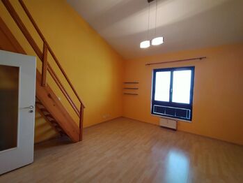 Pronájem bytu 1+kk v družstevním vlastnictví 41 m², Roudnice nad Labem