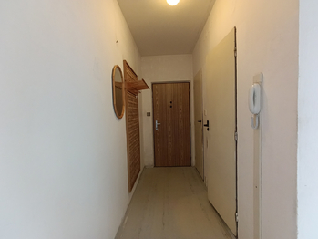 chodba - Prodej bytu 3+1 v osobním vlastnictví 69 m², Plzeň