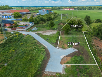 Prodej pozemku 6717 m², Kouřim