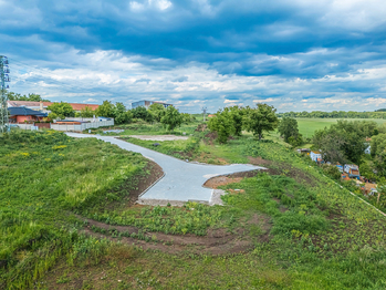 Prodej pozemku 5576 m², Kouřim