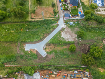 Prodej pozemku 5576 m², Kouřim