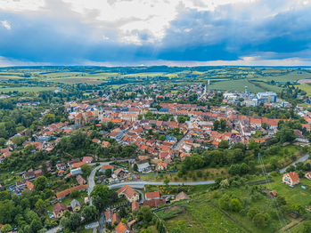 Prodej pozemku 5576 m², Kouřim