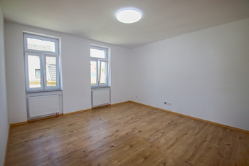 pokoj - Pronájem bytu 1+1 v osobním vlastnictví 36 m², České Budějovice