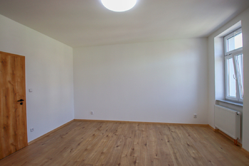 pokoj - Pronájem bytu 1+1 v osobním vlastnictví 36 m², České Budějovice