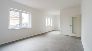 Obytná místnost - Prodej bytu 3+kk v osobním vlastnictví 54 m², Praha 9 - Horní Počernice