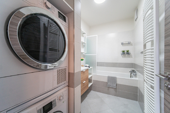 Prodej bytu 3+kk v osobním vlastnictví 118 m², Praha 10 - Horní Měcholupy