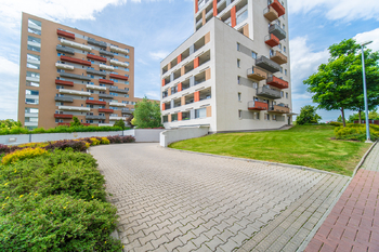 Prodej bytu 3+kk v osobním vlastnictví 118 m², Praha 10 - Horní Měcholupy