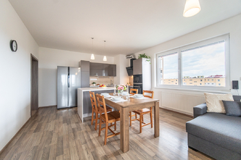 Prodej bytu 3+kk v osobním vlastnictví 118 m², Praha 10 - Horní Měcholupy