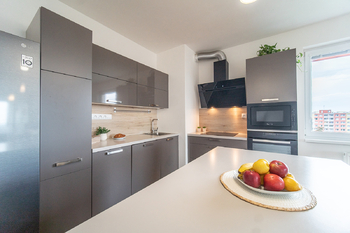 Prodej bytu 3+kk v osobním vlastnictví 118 m², Praha 10 - Horní Měcholupy