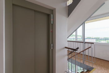 Prodej bytu 3+1 v osobním vlastnictví 72 m², Praha 8 - Kobylisy