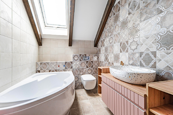 Koupelna v patře - Prodej domu 128 m², Libiš