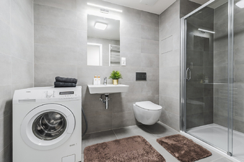 KOUPELNA - Pronájem bytu 2+kk v osobním vlastnictví 53 m², Praha 10 - Hostivař