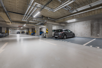 GARÁŽOVÉ STÁNÍ - Pronájem bytu 2+kk v osobním vlastnictví 53 m², Praha 10 - Hostivař