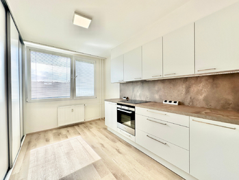 Pronájem bytu 3+1 v osobním vlastnictví 67 m², Praha 8 - Kobylisy