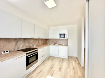 Pronájem bytu 3+1 v osobním vlastnictví 67 m², Praha 8 - Kobylisy