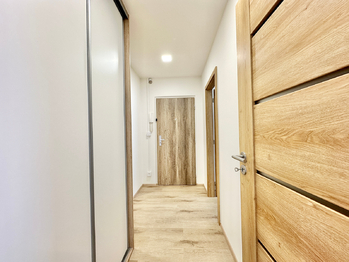 Pronájem bytu 3+1 v osobním vlastnictví 67 m², Praha 8 - Kobylisy
