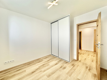 Pronájem bytu 3+1 v osobním vlastnictví 67 m², Praha 8 - Kobylisy