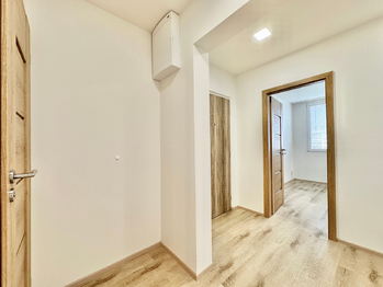 Pronájem bytu 3+1 v osobním vlastnictví 67 m², Praha 8 - Kobylisy