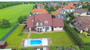 Pohled na RD - Pronájem domu 228 m², Šestajovice