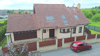 Pohled na RD - Pronájem domu 228 m², Šestajovice