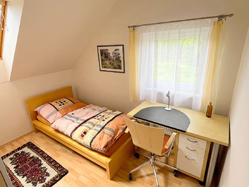 Pokoj č.2, 2NP - Pronájem domu 228 m², Šestajovice