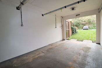 Garáž - Pronájem bytu 3+1 v osobním vlastnictví 100 m², Praha 4 - Podolí