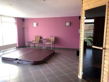 Pronájem domu 320 m², Praha 9 - Hloubětín