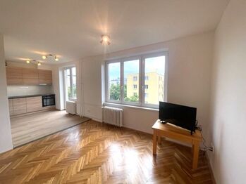 Pronájem bytu 2+kk v osobním vlastnictví 51 m², Praha 4 - Michle