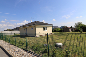 Pronájem domu 75 m², Mšecké Žehrovice