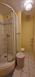 Koupelna s WC - Pronájem bytu 1+1 v družstevním vlastnictví 32 m², Vyškov