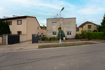 Prodej domu 230 m², Jirny