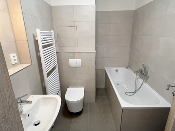 Koupelna s WC - Pronájem bytu 2+kk v osobním vlastnictví 48 m², Brandýs nad Labem-Stará Boleslav