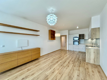 Pronájem bytu 2+kk v osobním vlastnictví 66 m², Jinočany