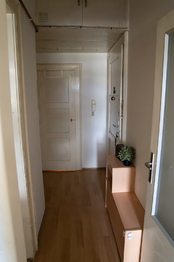 Chodba - Pronájem bytu 1+1 v družstevním vlastnictví 38 m², Praha 4 - Nusle