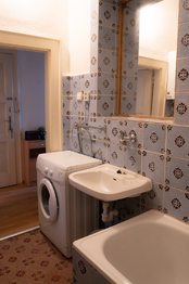 Pračka - Pronájem bytu 1+1 v družstevním vlastnictví 38 m², Praha 4 - Nusle