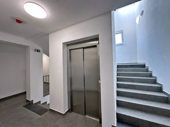 Pronájem bytu 2+kk v osobním vlastnictví 81 m², České Budějovice