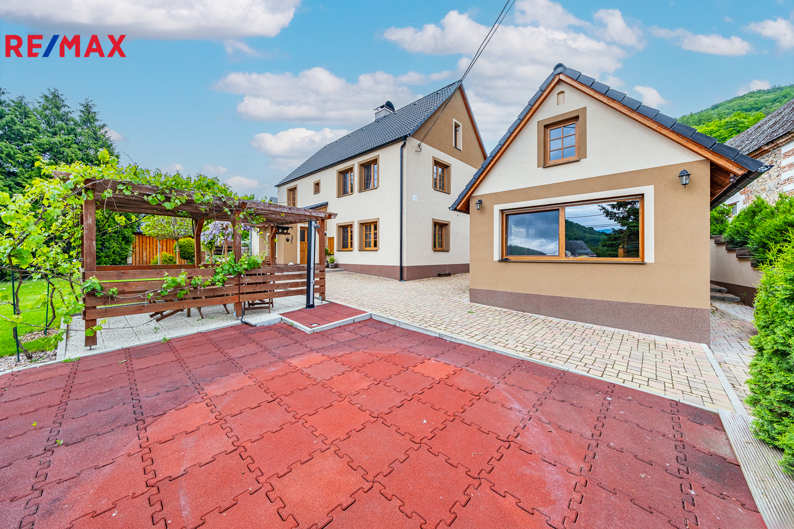 Prodej domu, 200 m2, Okounov