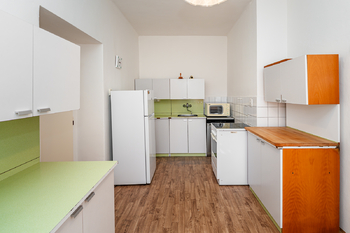 kuchyň přízemí - Prodej domu 134 m², Roudnice nad Labem