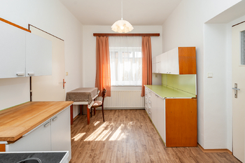 kuchyň přízemí - Prodej domu 134 m², Roudnice nad Labem