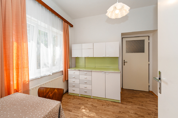 kuchyň přízemí - Prodej domu 134 m², Roudnice nad Labem