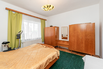 ložnice přízemí - Prodej domu 134 m², Roudnice nad Labem