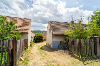 Prodej pozemku 2517 m², Liteň