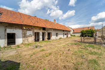 Prodej pozemku 2517 m², Liteň