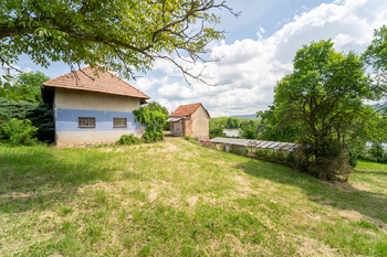 Prodej pozemku 2517 m², Liteň