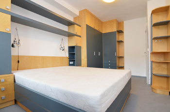 Pronájem bytu 3+kk v družstevním vlastnictví 75 m², Praha 4 - Nusle
