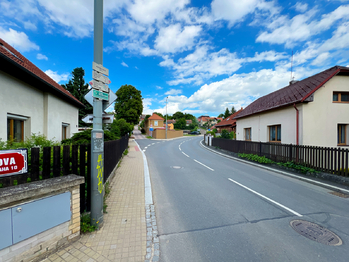Vesnická atmosféra plná historie a cyklostezek  - Prodej bytu 3+kk v osobním vlastnictví 70 m², Praha 10 - Petrovice