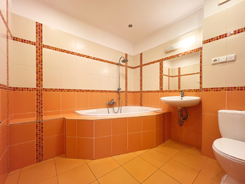 Prodej bytu 3+kk v osobním vlastnictví 70 m², Praha 10 - Petrovice